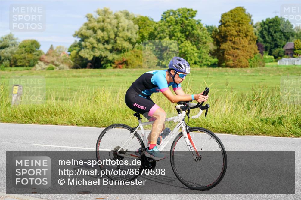 31.08.2025 - Elbe Triathlon Hamburg Michael Burmester http://msf.ph/oto/8670598 31.08.2025 10:00:18 Radfahren 563, 655, 729, 908, 919 meine-sportfotos.de