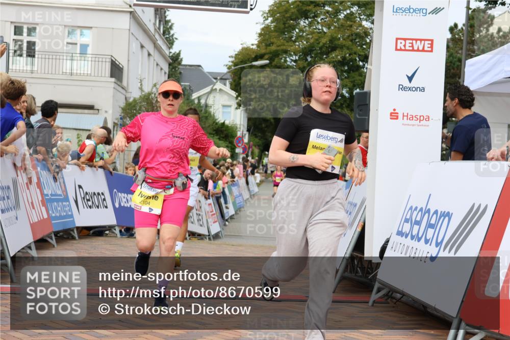 31.08.2025 - 21. Blankeneser Heldenlauf Strokosch-Dieckow http://msf.ph/oto/8670599 31.08.2025 10:33:04 Ziel 2104, 2130, 2122, 2337, 2464, 2658 meine-sportfotos.de