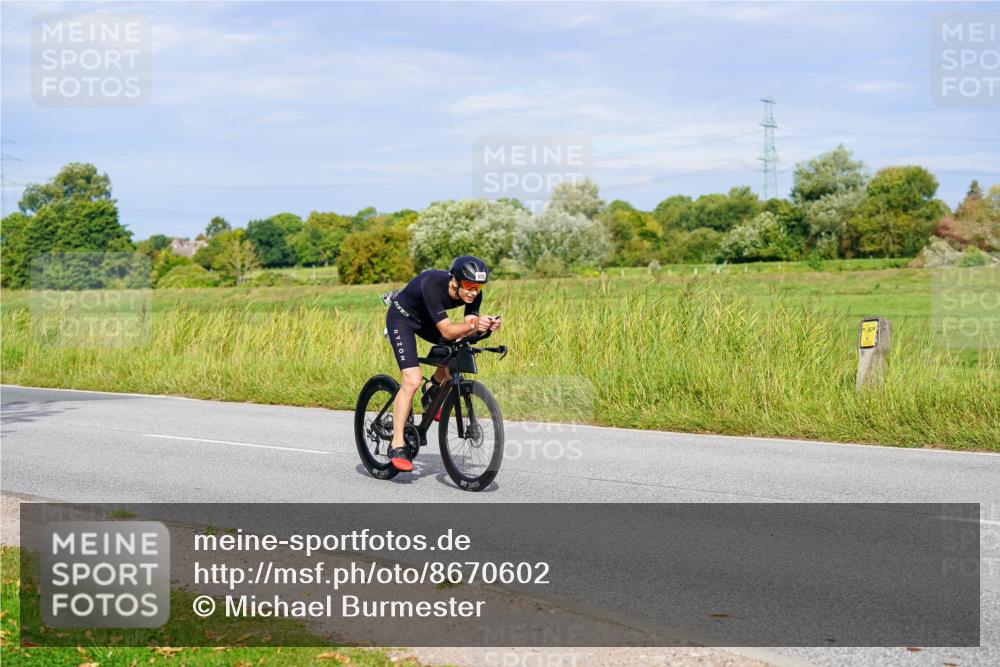 31.08.2025 - Elbe Triathlon Hamburg Michael Burmester http://msf.ph/oto/8670602 31.08.2025 10:00:21 Radfahren 589, 655, 729, 908 meine-sportfotos.de