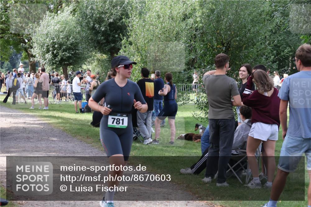 31.08.2025 - Elbe Triathlon Hamburg Luisa Fischer http://msf.ph/oto/8670603 31.08.2025 11:48:56 Laufen 781 meine-sportfotos.de
