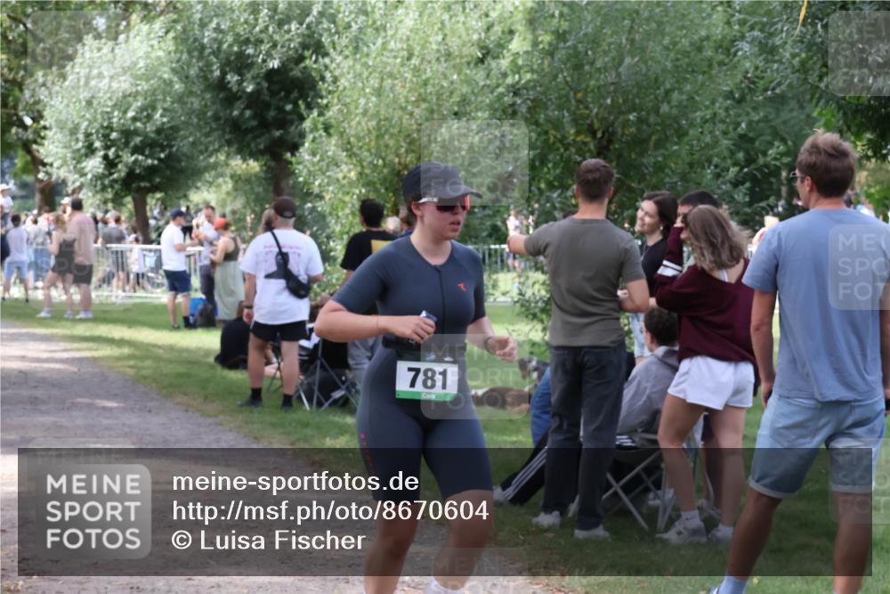 31.08.2025 - Elbe Triathlon Hamburg Luisa Fischer http://msf.ph/oto/8670604 31.08.2025 11:48:56 Laufen 781 meine-sportfotos.de