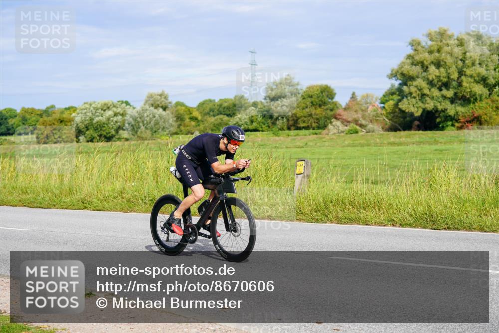31.08.2025 - Elbe Triathlon Hamburg Michael Burmester http://msf.ph/oto/8670606 31.08.2025 10:00:21 Radfahren 589, 655, 729, 908 meine-sportfotos.de