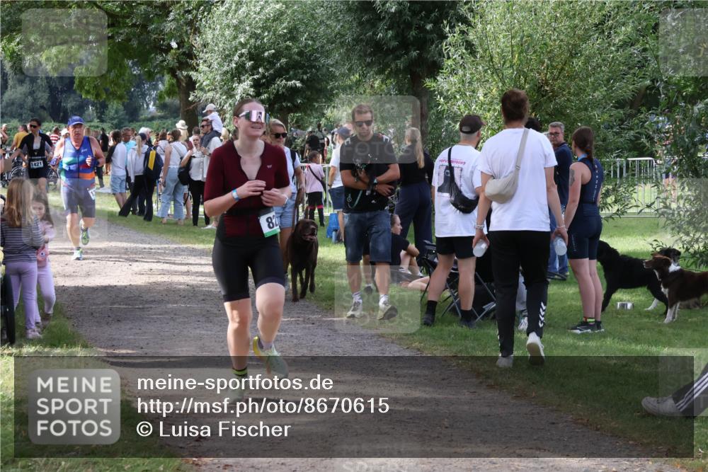 31.08.2025 - Elbe Triathlon Hamburg Luisa Fischer http://msf.ph/oto/8670615 31.08.2025 11:49:27 Laufen 1421, 827 meine-sportfotos.de