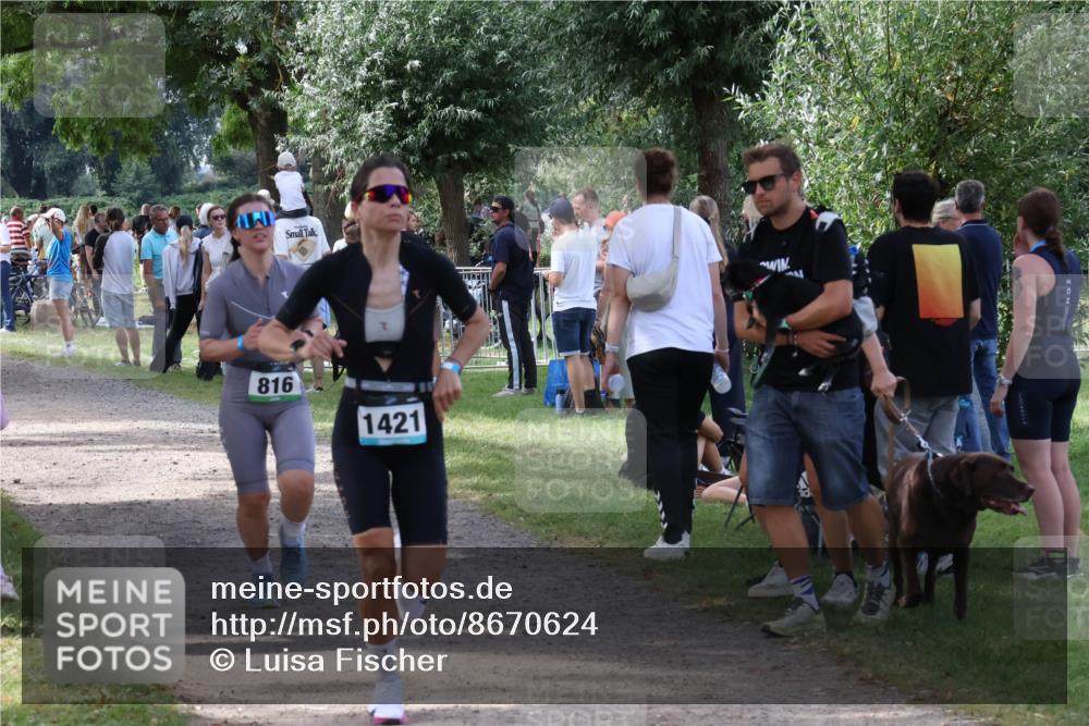 31.08.2025 - Elbe Triathlon Hamburg Luisa Fischer http://msf.ph/oto/8670624 31.08.2025 11:49:33 Laufen 816, 1421 meine-sportfotos.de