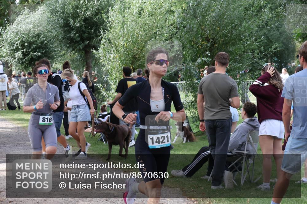 31.08.2025 - Elbe Triathlon Hamburg Luisa Fischer http://msf.ph/oto/8670630 31.08.2025 11:49:34 Laufen 816, 1421 meine-sportfotos.de