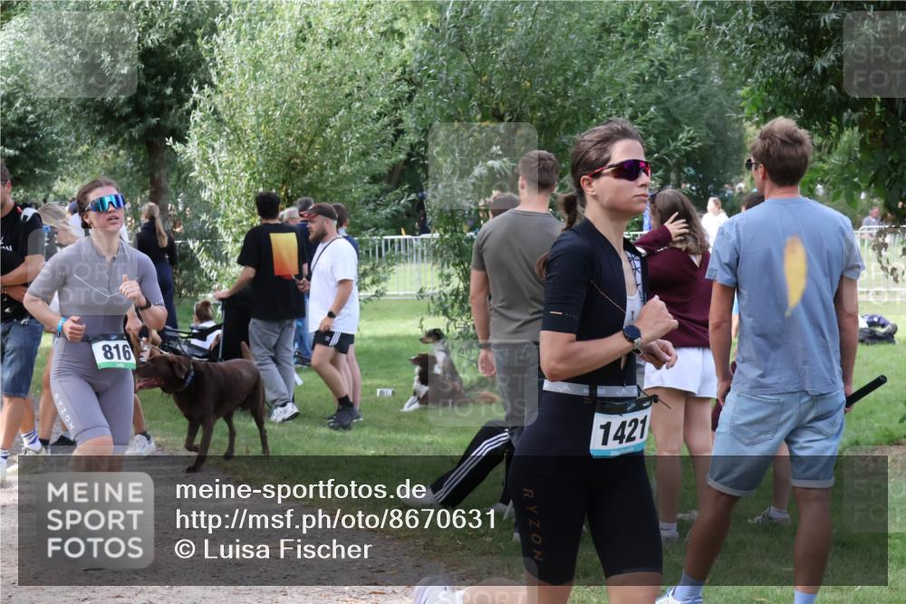 31.08.2025 - Elbe Triathlon Hamburg Luisa Fischer http://msf.ph/oto/8670631 31.08.2025 11:49:35 Laufen 816, 1421, 1421 meine-sportfotos.de