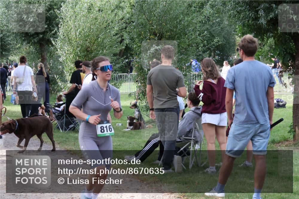 31.08.2025 - Elbe Triathlon Hamburg Luisa Fischer http://msf.ph/oto/8670635 31.08.2025 11:49:35 Laufen 816 meine-sportfotos.de