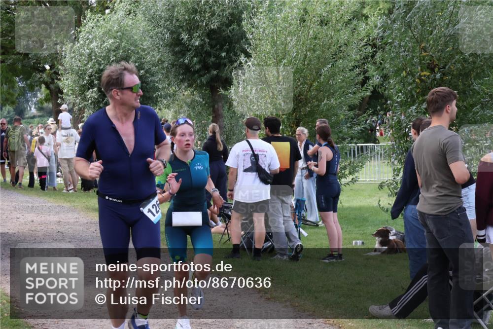 31.08.2025 - Elbe Triathlon Hamburg Luisa Fischer http://msf.ph/oto/8670636 31.08.2025 11:50:03 Laufen 126 meine-sportfotos.de