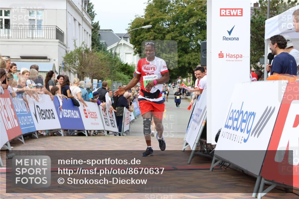31.08.2025 - 21. Blankeneser Heldenlauf Strokosch-Dieckow http://msf.ph/oto/8670637 31.08.2025 10:54:11 Ziel 3506, 3538 meine-sportfotos.de
