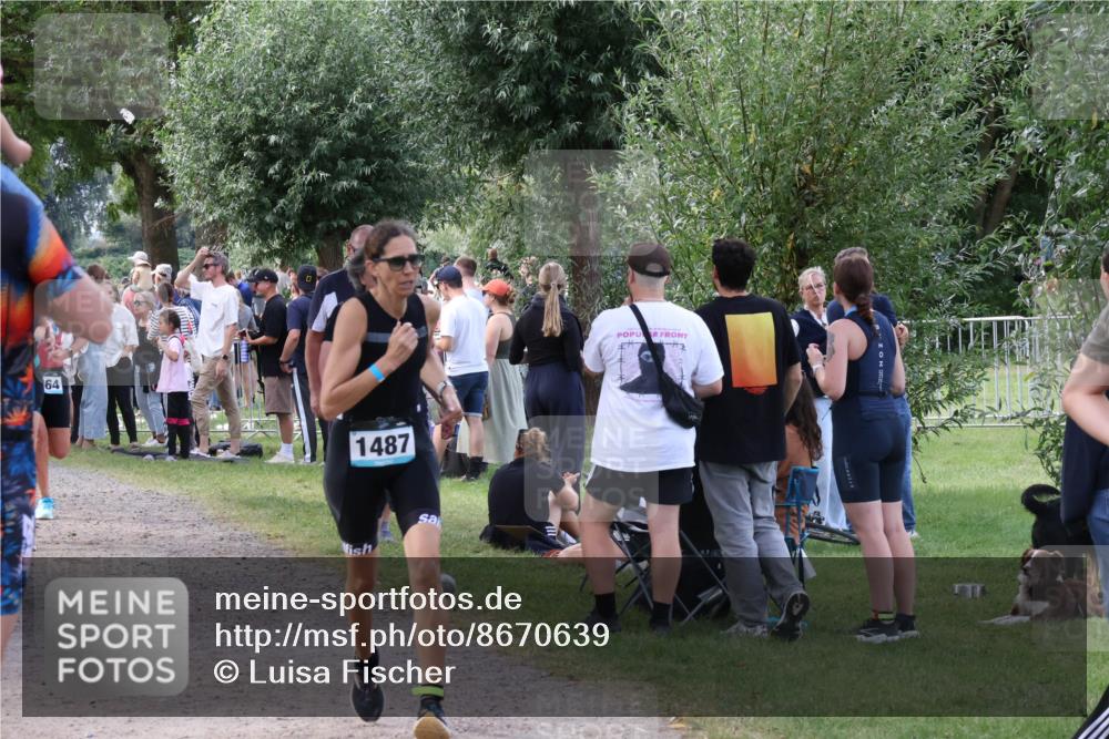 31.08.2025 - Elbe Triathlon Hamburg Luisa Fischer http://msf.ph/oto/8670639 31.08.2025 11:50:22 Laufen 64, 1487 meine-sportfotos.de