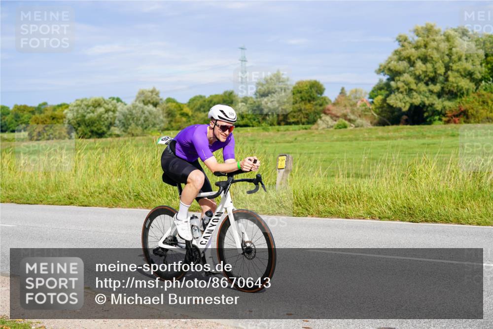 31.08.2025 - Elbe Triathlon Hamburg Michael Burmester http://msf.ph/oto/8670643 31.08.2025 10:00:31 Radfahren 526, 589, 717, 759 meine-sportfotos.de