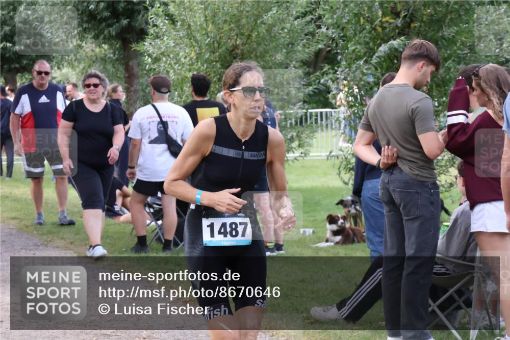 31.08.2025 - Elbe Triathlon Hamburg Luisa Fischer http://msf.ph/oto/8670646 31.08.2025 11:50:24 Laufen 1487 meine-sportfotos.de