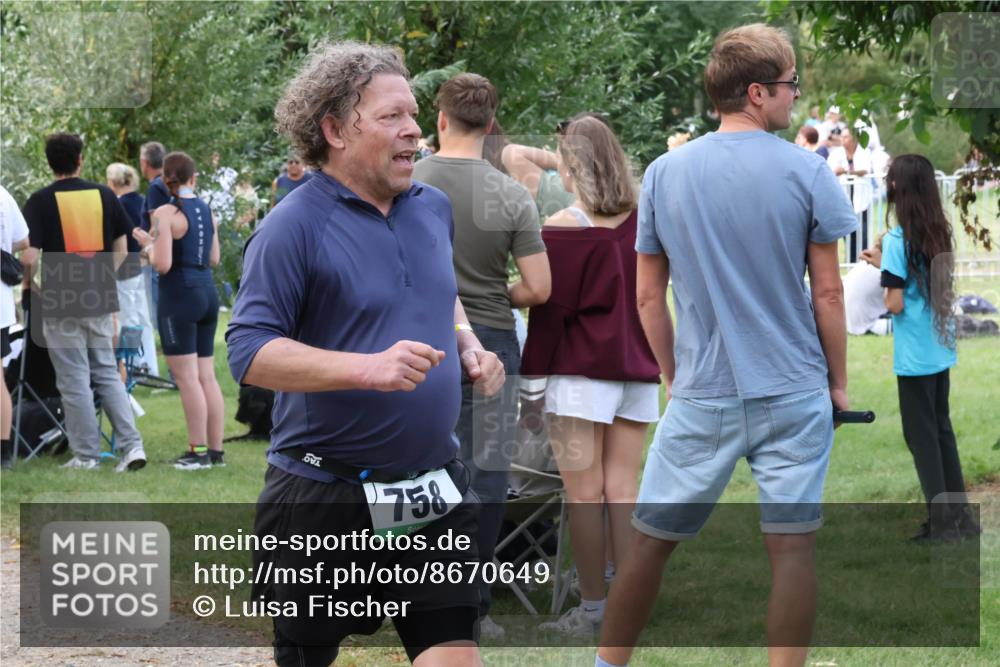 31.08.2025 - Elbe Triathlon Hamburg Luisa Fischer http://msf.ph/oto/8670649 31.08.2025 11:50:47 Laufen 758 meine-sportfotos.de
