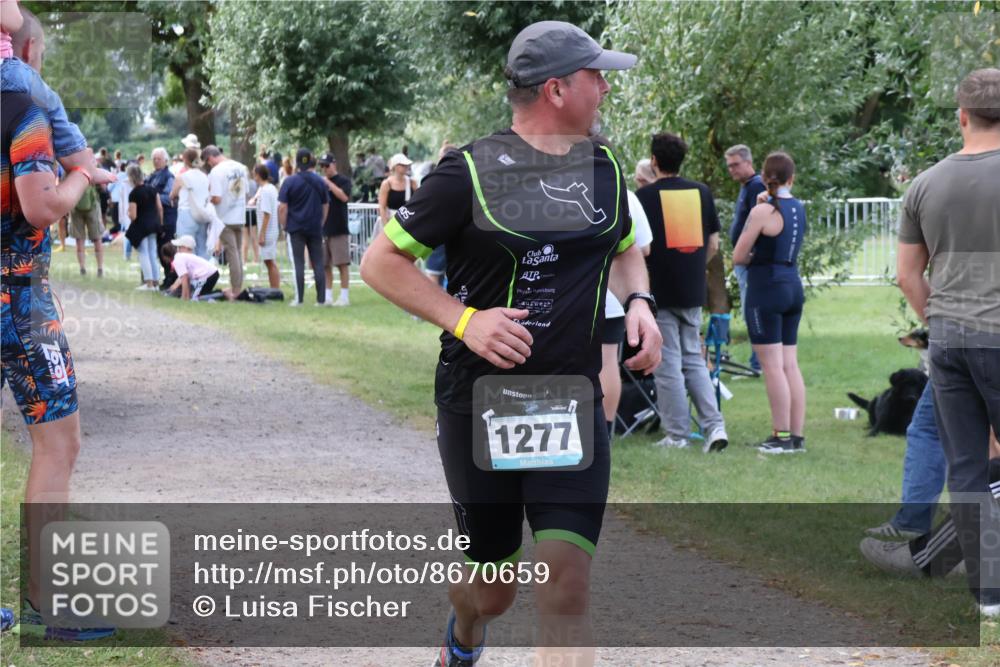 31.08.2025 - Elbe Triathlon Hamburg Luisa Fischer http://msf.ph/oto/8670659 31.08.2025 11:51:16 Laufen 1277 meine-sportfotos.de