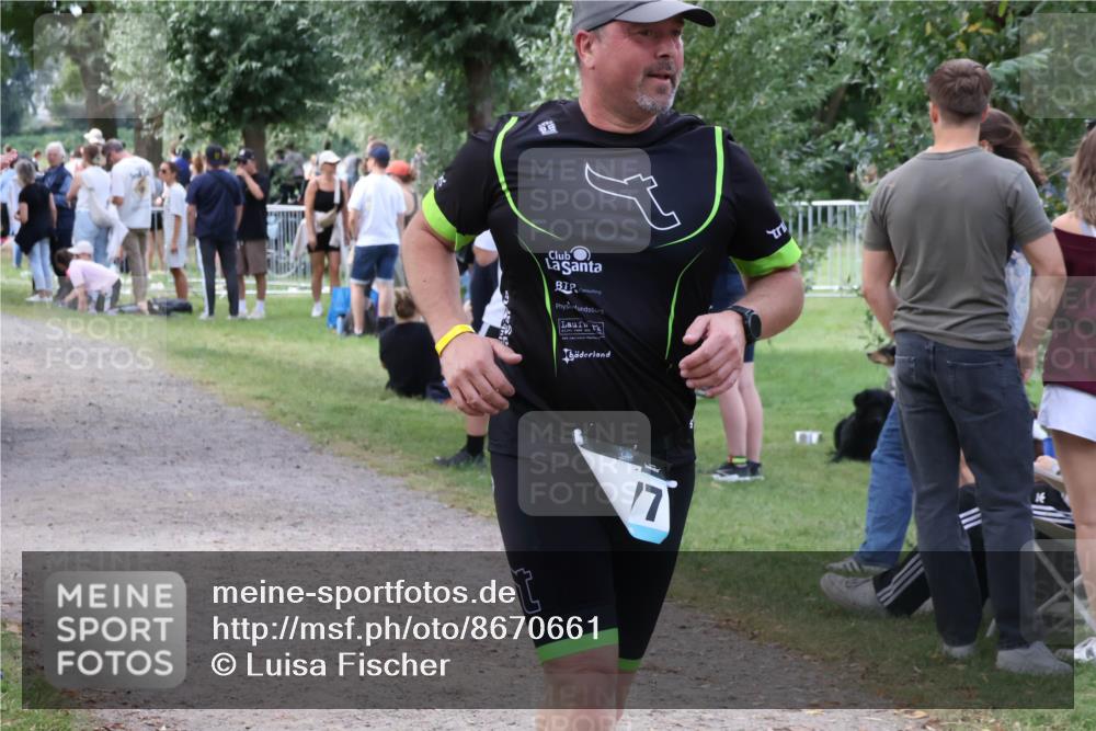 31.08.2025 - Elbe Triathlon Hamburg Luisa Fischer http://msf.ph/oto/8670661 31.08.2025 11:51:16 Laufen  meine-sportfotos.de