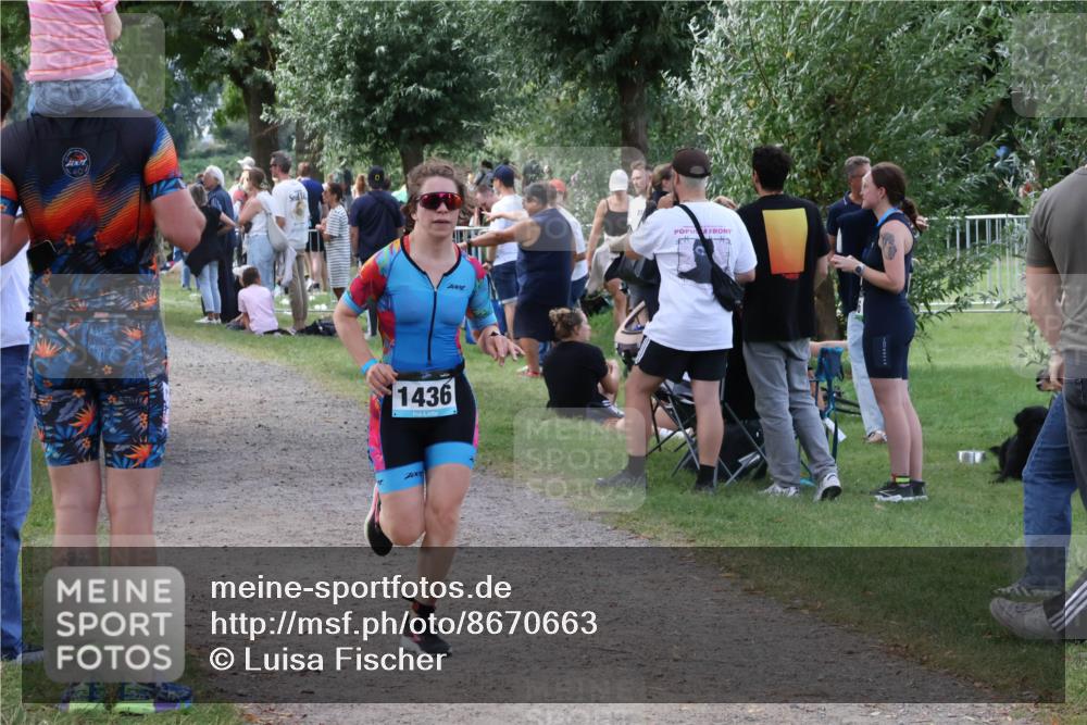 31.08.2025 - Elbe Triathlon Hamburg Luisa Fischer http://msf.ph/oto/8670663 31.08.2025 11:51:23 Laufen 1436, 700, 001 meine-sportfotos.de