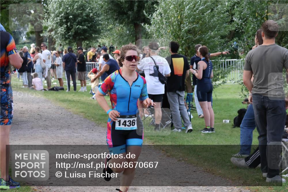 31.08.2025 - Elbe Triathlon Hamburg Luisa Fischer http://msf.ph/oto/8670667 31.08.2025 11:51:24 Laufen 7001, 1436, 700 meine-sportfotos.de