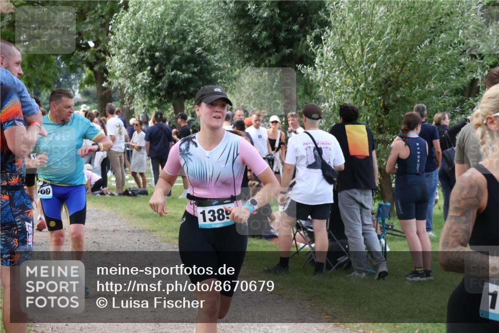 31.08.2025 - Elbe Triathlon Hamburg Luisa Fischer http://msf.ph/oto/8670679 31.08.2025 11:51:31 Laufen 00, 1389, 1 meine-sportfotos.de