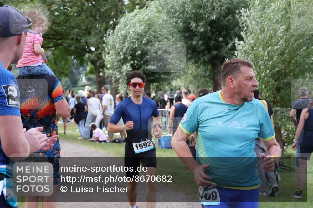 31.08.2025 - Elbe Triathlon Hamburg Luisa Fischer http://msf.ph/oto/8670682 31.08.2025 11:51:33 Laufen 1592 meine-sportfotos.de