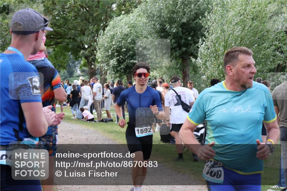31.08.2025 - Elbe Triathlon Hamburg Luisa Fischer http://msf.ph/oto/8670683 31.08.2025 11:51:34 Laufen 000, 1592 meine-sportfotos.de