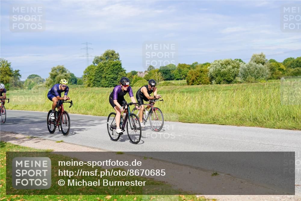31.08.2025 - Elbe Triathlon Hamburg Michael Burmester http://msf.ph/oto/8670685 31.08.2025 10:00:42 Radfahren 420, 564, 635, 707, 731, 740, 868, 869, 896 meine-sportfotos.de
