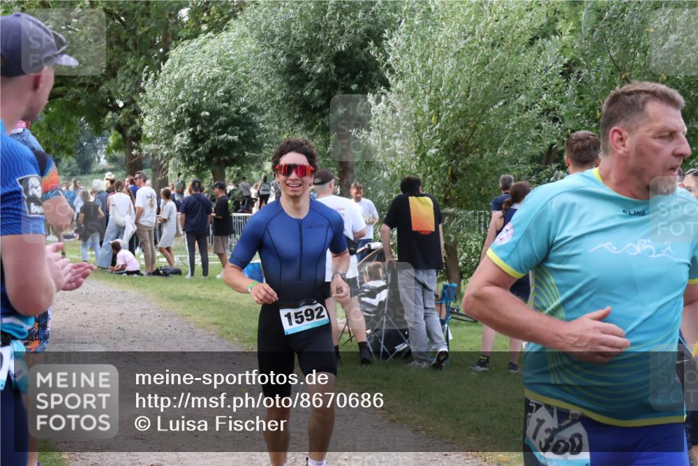 31.08.2025 - Elbe Triathlon Hamburg Luisa Fischer http://msf.ph/oto/8670686 31.08.2025 11:51:34 Laufen 1592 meine-sportfotos.de