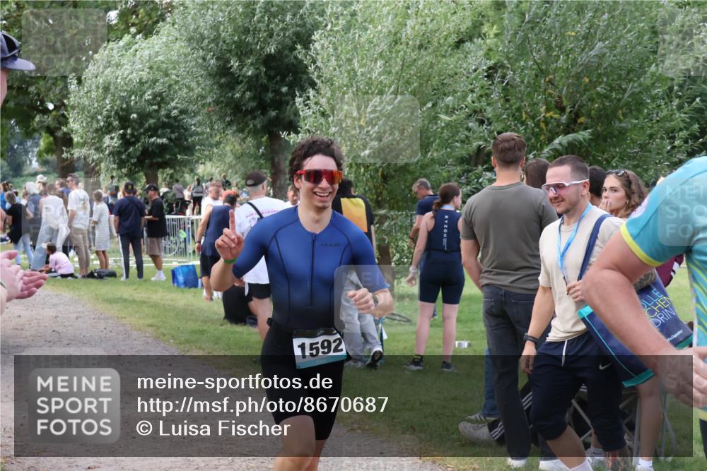31.08.2025 - Elbe Triathlon Hamburg Luisa Fischer http://msf.ph/oto/8670687 31.08.2025 11:51:34 Laufen 1592 meine-sportfotos.de