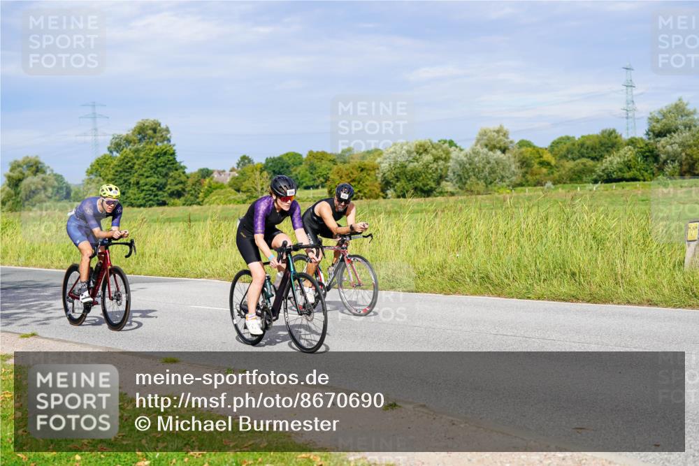 31.08.2025 - Elbe Triathlon Hamburg Michael Burmester http://msf.ph/oto/8670690 31.08.2025 10:00:43 Radfahren 420, 564, 635, 707, 731, 740, 868, 869, 896 meine-sportfotos.de