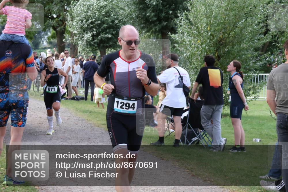 31.08.2025 - Elbe Triathlon Hamburg Luisa Fischer http://msf.ph/oto/8670691 31.08.2025 11:51:59 Laufen 40, 871, 1294 meine-sportfotos.de