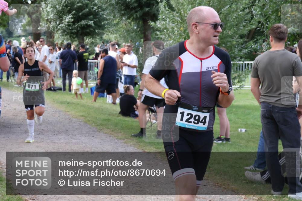31.08.2025 - Elbe Triathlon Hamburg Luisa Fischer http://msf.ph/oto/8670694 31.08.2025 11:51:59 Laufen 3, 871, 1294 meine-sportfotos.de