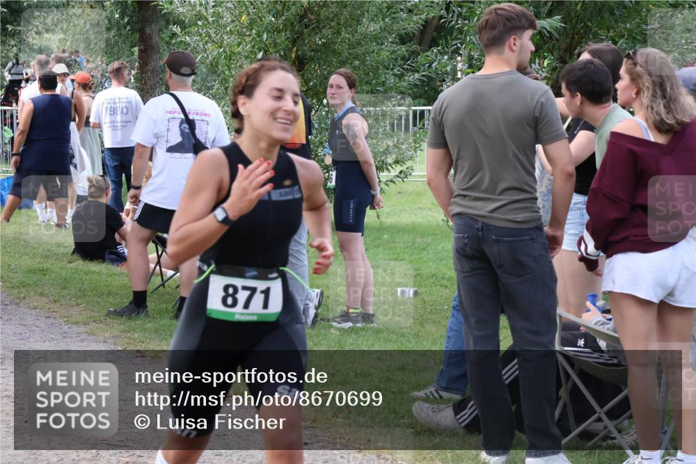 31.08.2025 - Elbe Triathlon Hamburg Luisa Fischer http://msf.ph/oto/8670699 31.08.2025 11:52:02 Laufen 1980, 871 meine-sportfotos.de