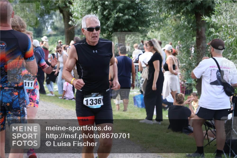 31.08.2025 - Elbe Triathlon Hamburg Luisa Fischer http://msf.ph/oto/8670701 31.08.2025 11:52:28 Laufen 40, 111, 1336, 1866 meine-sportfotos.de