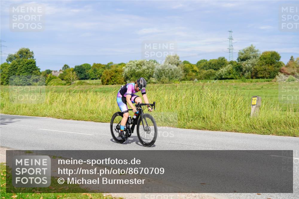 31.08.2025 - Elbe Triathlon Hamburg Michael Burmester http://msf.ph/oto/8670709 31.08.2025 10:00:46 Radfahren 420, 461, 564, 635, 707, 731, 868, 869, 896, 906 meine-sportfotos.de