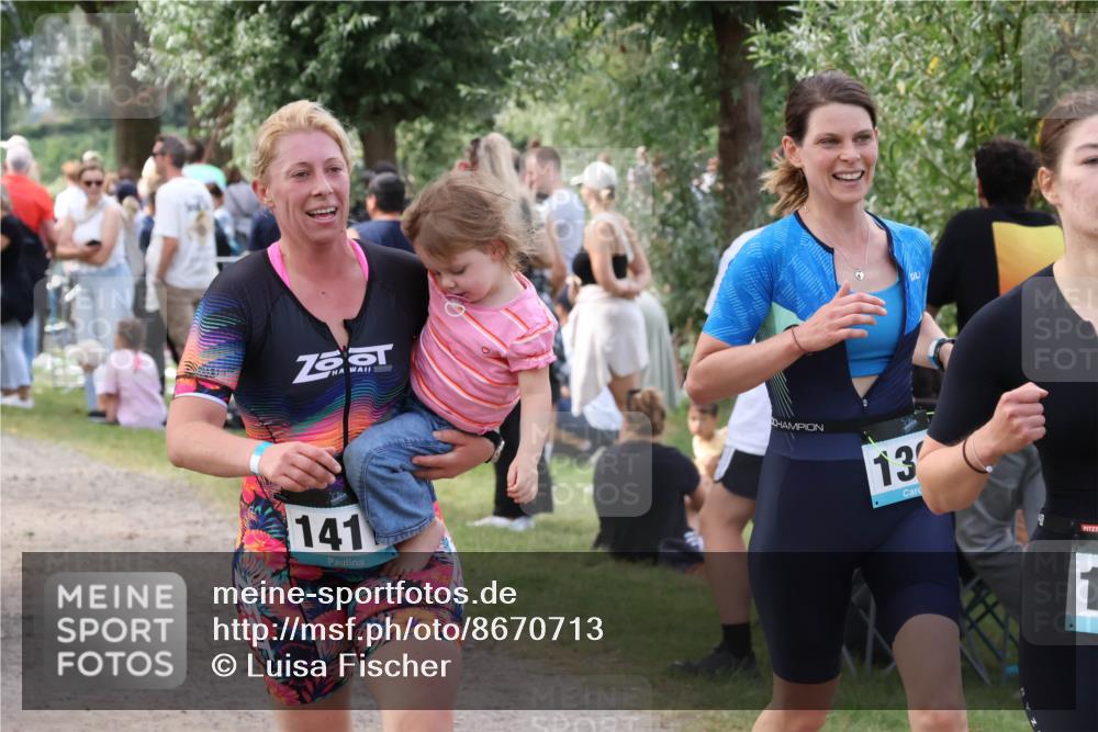 31.08.2025 - Elbe Triathlon Hamburg Luisa Fischer http://msf.ph/oto/8670713 31.08.2025 11:52:33 Laufen 141, 13 meine-sportfotos.de