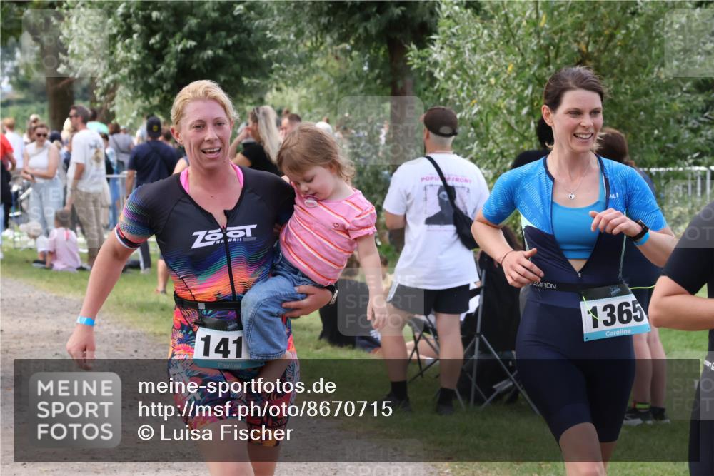 31.08.2025 - Elbe Triathlon Hamburg Luisa Fischer http://msf.ph/oto/8670715 31.08.2025 11:52:33 Laufen 141, 1365 meine-sportfotos.de
