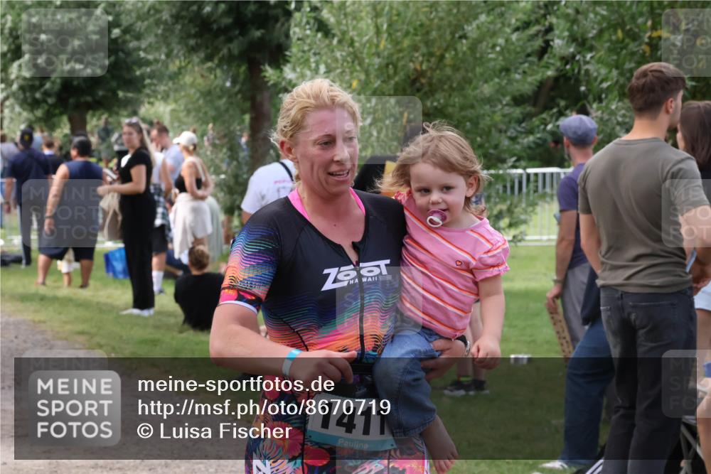 31.08.2025 - Elbe Triathlon Hamburg Luisa Fischer http://msf.ph/oto/8670719 31.08.2025 11:52:34 Laufen 1411 meine-sportfotos.de