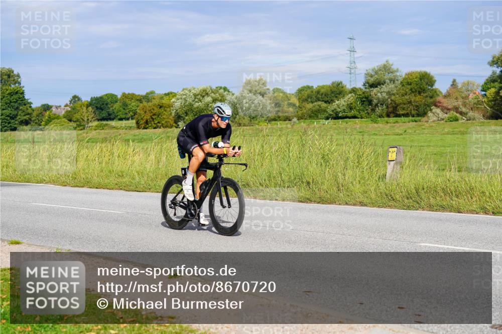 31.08.2025 - Elbe Triathlon Hamburg Michael Burmester http://msf.ph/oto/8670720 31.08.2025 10:00:47 Radfahren 420, 461, 564, 635, 707, 731, 868, 869, 896, 906 meine-sportfotos.de