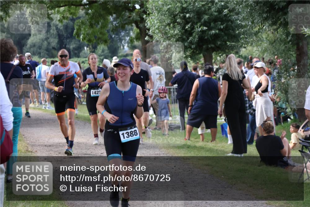31.08.2025 - Elbe Triathlon Hamburg Luisa Fischer http://msf.ph/oto/8670725 31.08.2025 11:53:01 Laufen 1425, 1388 meine-sportfotos.de