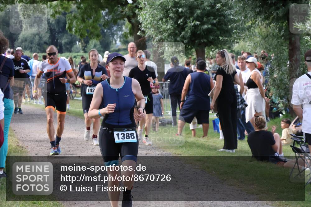 31.08.2025 - Elbe Triathlon Hamburg Luisa Fischer http://msf.ph/oto/8670726 31.08.2025 11:53:02 Laufen 142, 1388 meine-sportfotos.de