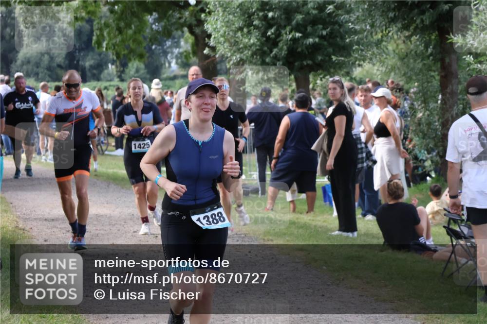 31.08.2025 - Elbe Triathlon Hamburg Luisa Fischer http://msf.ph/oto/8670727 31.08.2025 11:53:02 Laufen 1425, 1388 meine-sportfotos.de