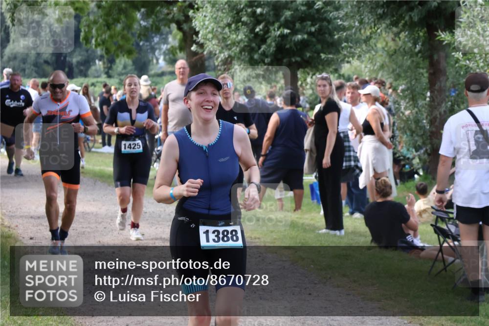 31.08.2025 - Elbe Triathlon Hamburg Luisa Fischer http://msf.ph/oto/8670728 31.08.2025 11:53:02 Laufen 1425, 1388 meine-sportfotos.de