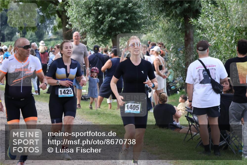 31.08.2025 - Elbe Triathlon Hamburg Luisa Fischer http://msf.ph/oto/8670738 31.08.2025 11:53:04 Laufen 1425, 1405 meine-sportfotos.de