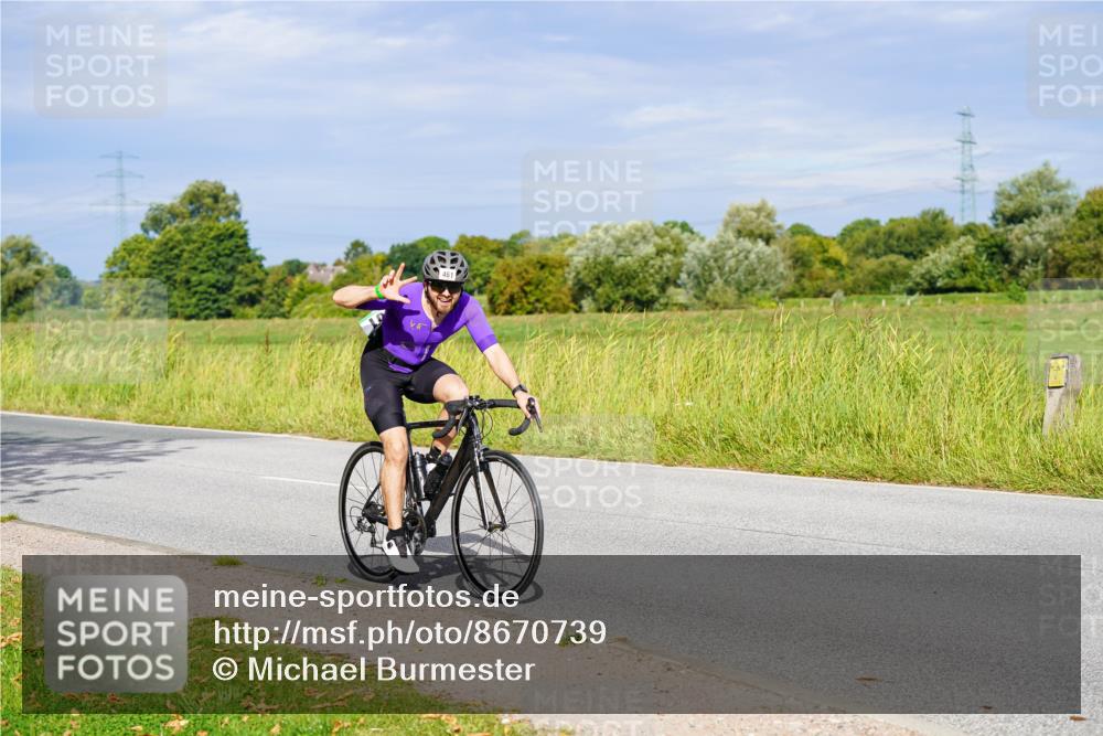 31.08.2025 - Elbe Triathlon Hamburg Michael Burmester http://msf.ph/oto/8670739 31.08.2025 10:00:50 Radfahren 461, 564, 731, 746, 795, 868, 906 meine-sportfotos.de