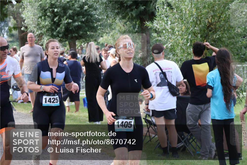31.08.2025 - Elbe Triathlon Hamburg Luisa Fischer http://msf.ph/oto/8670742 31.08.2025 11:53:05 Laufen 1425, 1405 meine-sportfotos.de