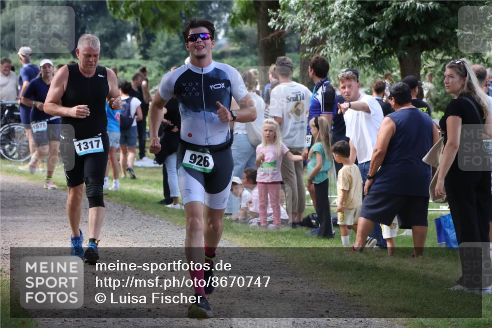 31.08.2025 - Elbe Triathlon Hamburg Luisa Fischer http://msf.ph/oto/8670747 31.08.2025 11:53:19 Laufen 1575, 1317, 926, 191 meine-sportfotos.de