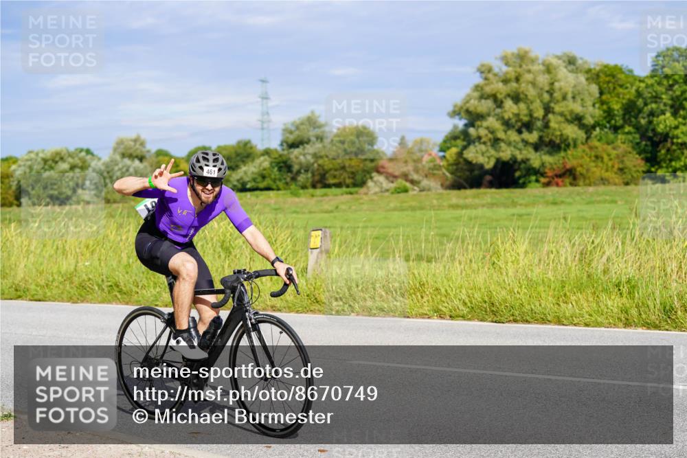 31.08.2025 - Elbe Triathlon Hamburg Michael Burmester http://msf.ph/oto/8670749 31.08.2025 10:00:50 Radfahren 461, 564, 731, 746, 795, 868, 906 meine-sportfotos.de
