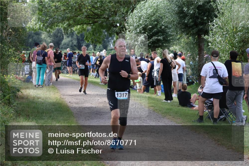 31.08.2025 - Elbe Triathlon Hamburg Luisa Fischer http://msf.ph/oto/8670771 31.08.2025 11:53:24 Laufen 431, 1317 meine-sportfotos.de