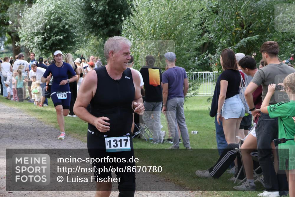 31.08.2025 - Elbe Triathlon Hamburg Luisa Fischer http://msf.ph/oto/8670780 31.08.2025 11:53:25 Laufen 1575, 2, 1317 meine-sportfotos.de