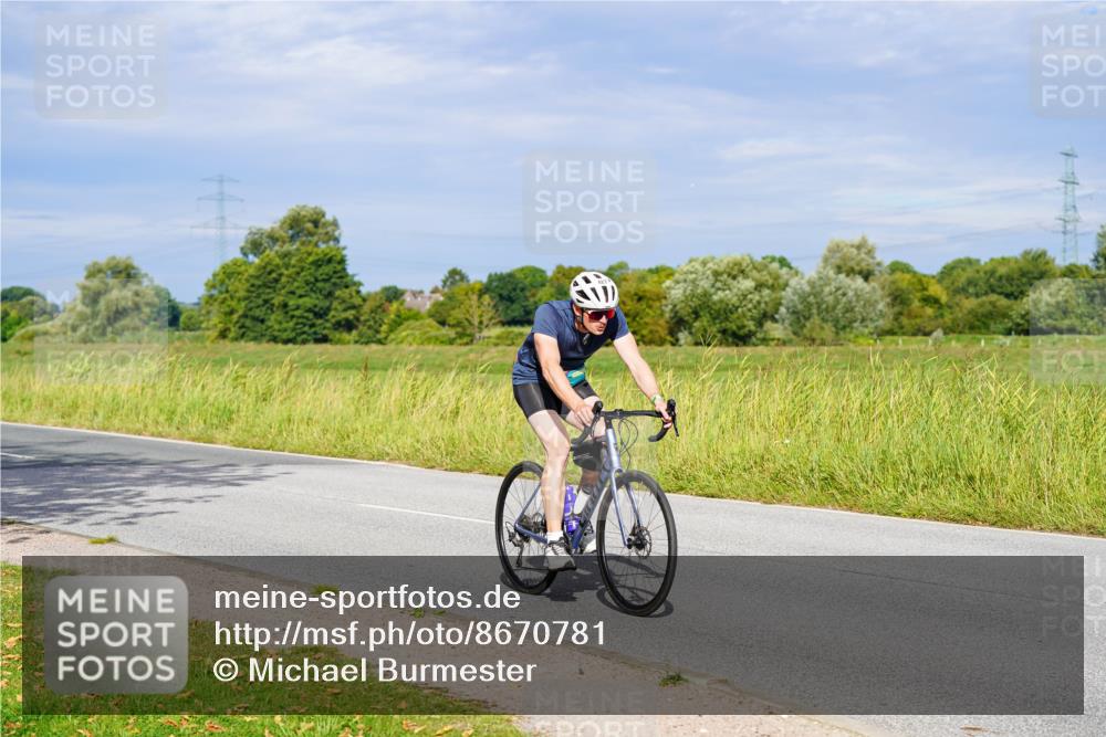 31.08.2025 - Elbe Triathlon Hamburg Michael Burmester http://msf.ph/oto/8670781 31.08.2025 10:00:59 Radfahren 427, 825 meine-sportfotos.de