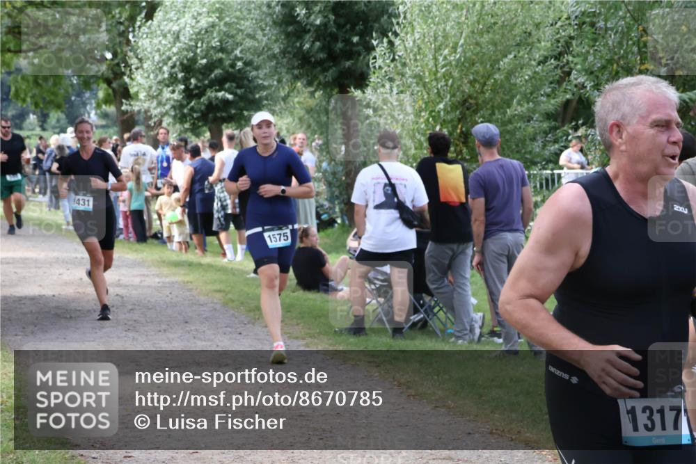 31.08.2025 - Elbe Triathlon Hamburg Luisa Fischer http://msf.ph/oto/8670785 31.08.2025 11:53:26 Laufen 1431, 1575, 2, 1317 meine-sportfotos.de